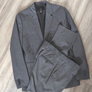 H&M 2 piece suit, Gray w/ black lining, jacket size 36R, pants 32R
